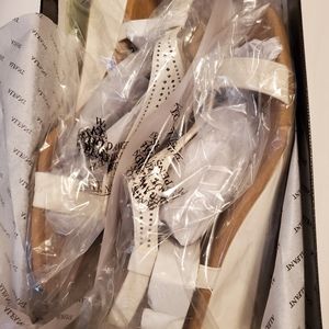 White sandal wedges. Low heel